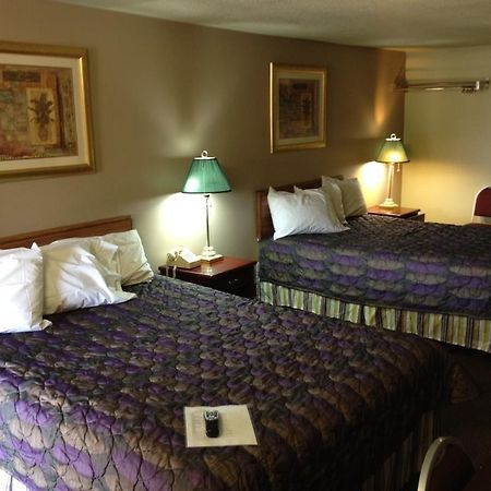 Trails West Motel South Hutchinson Экстерьер фото