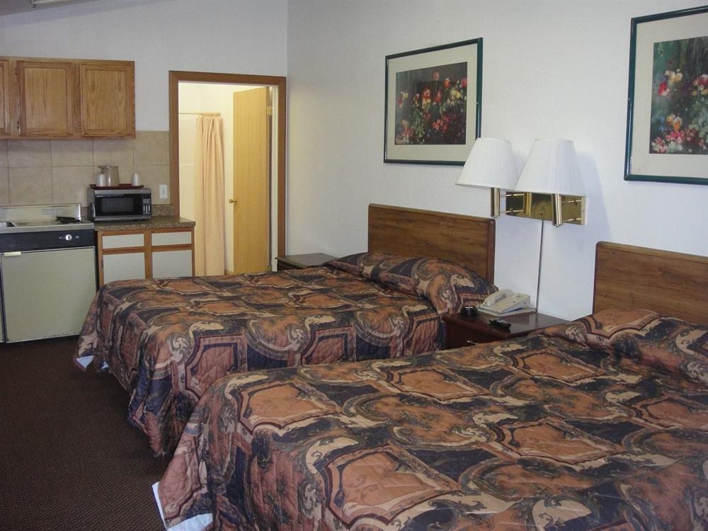 Trails West Motel South Hutchinson Экстерьер фото